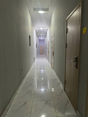 32-inch flat-screen TV with cable channels - Safo Hotel (Tashkent)