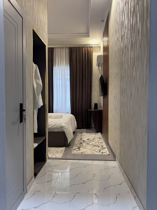 Desk, free WiFi, bed sheets - Safo Hotel (Tashkent)