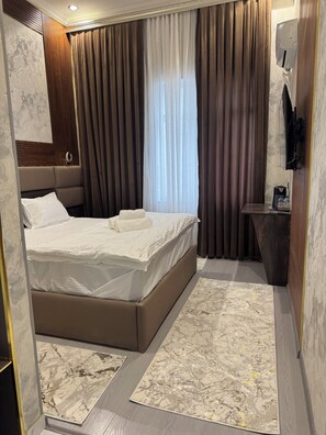 Desk, free WiFi, bed sheets - Safo Hotel (Tashkent)