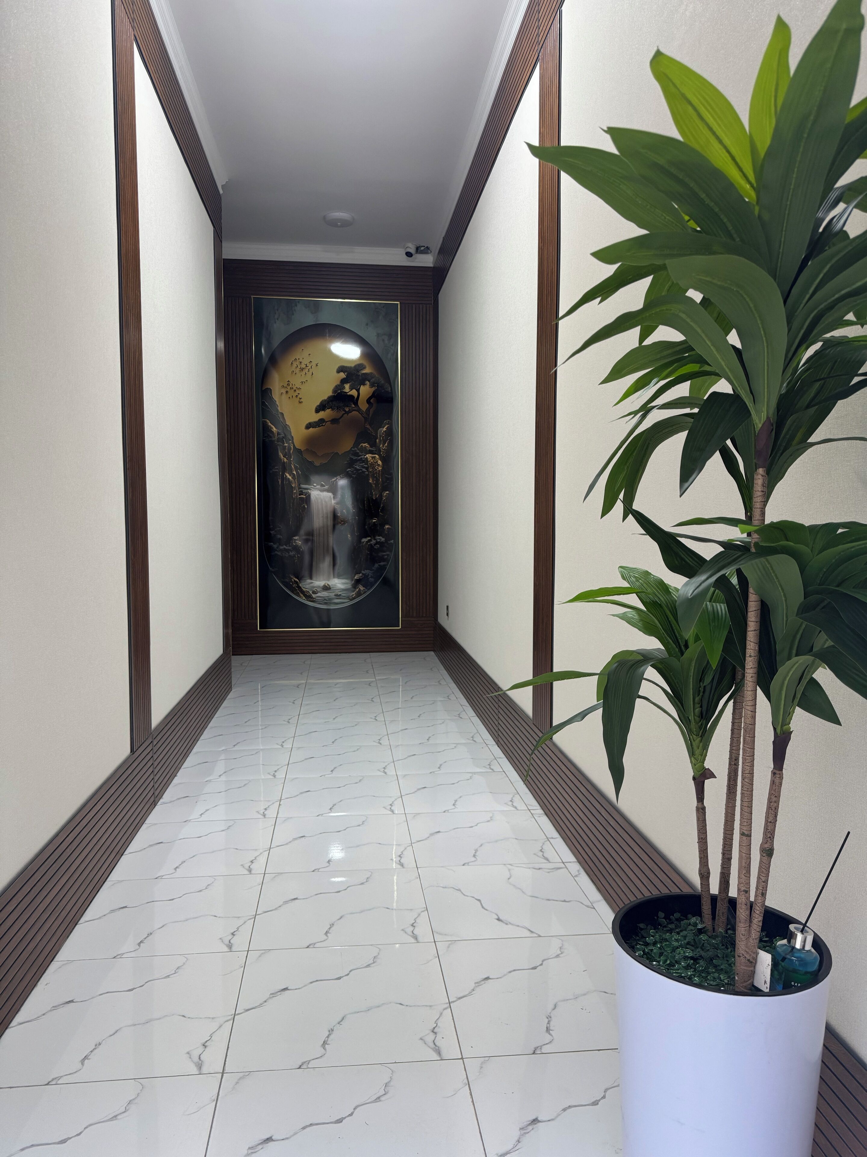 Kamar Double Comfort, pemandangan halaman | Area keluarga | Televisi layar datar 32-inci dengan saluran TV kabel