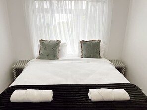 2 bedrooms, iron/ironing board, WiFi, bed sheets
