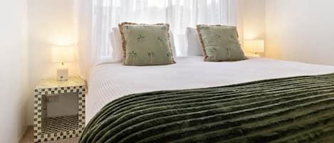 2 bedrooms, iron/ironing board, WiFi, bed sheets