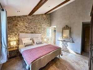 Basic Room, Garden View