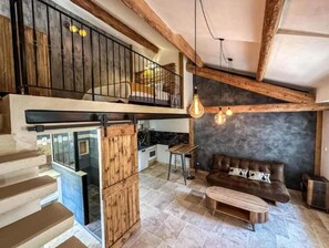 Classic Apartment, Pool View | Living area | TV - Mas Leblanc des Alpilles (Saint-Étienne-du-Grès)