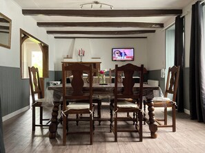 Dining - MAGNIFICENT BRETON HOUSE - VIEW OF MONT ST MICHEL - ideal for family reunion. (Sougeal)