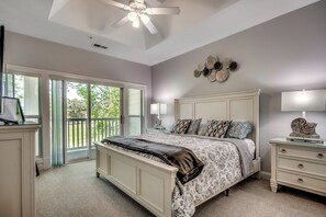 3 bedrooms, desk, travel crib, free WiFi