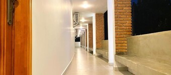 Soothing Homestay with AC in Polgahamulla