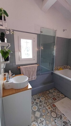 Shower, hair dryer