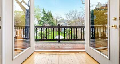 Unique and central in Eastport