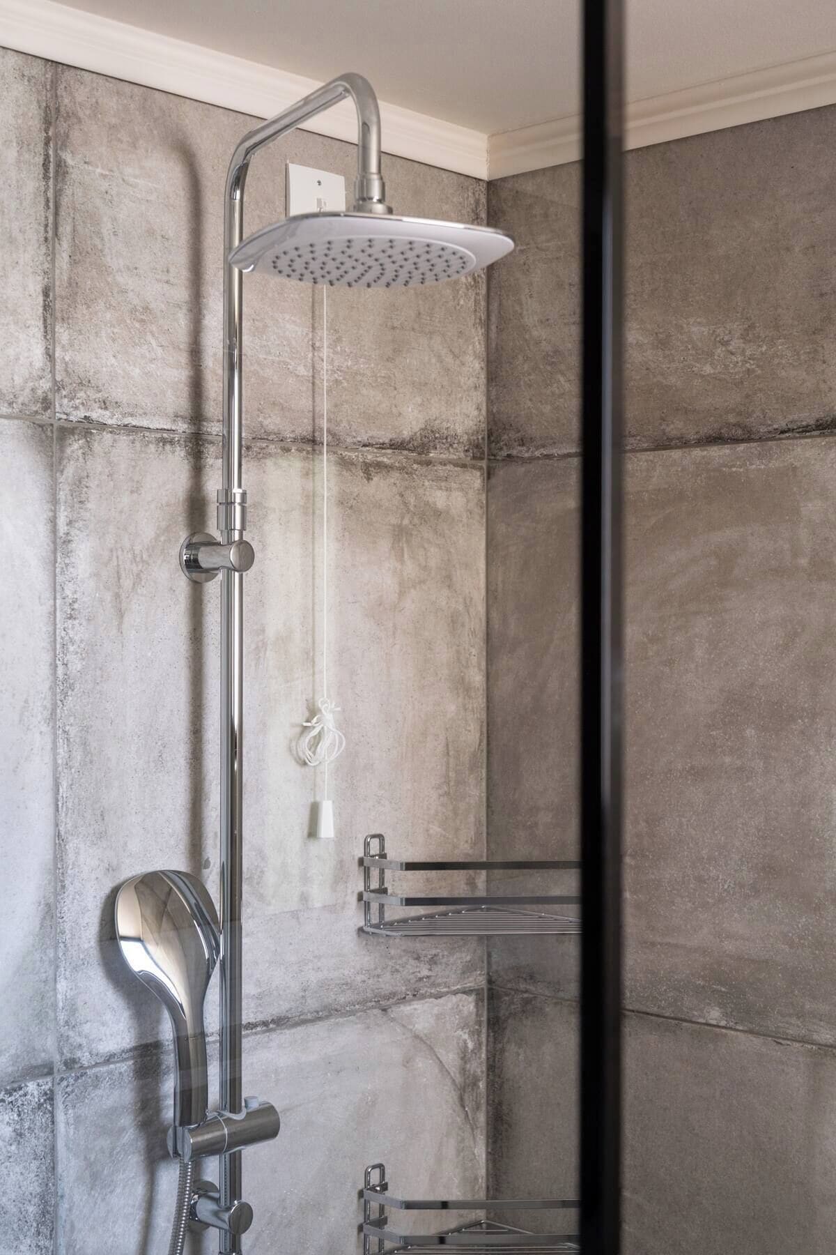 Family Apartment, Balcony, City View | Bathroom
