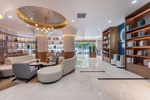 Coin salon dans le hall