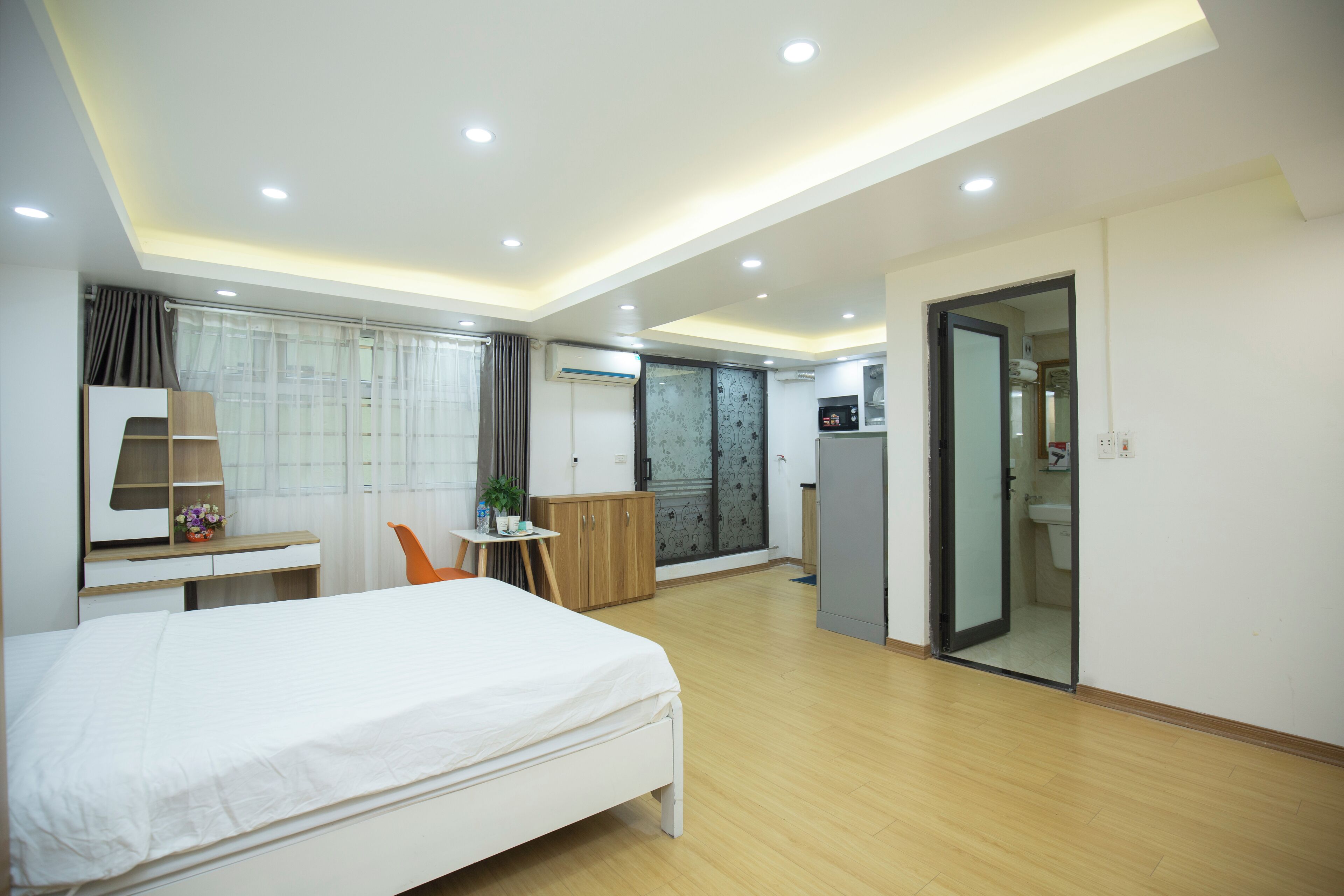 Basic Apartment | 1 bedroom, Frette Italian sheets, premium bedding, in-room safe