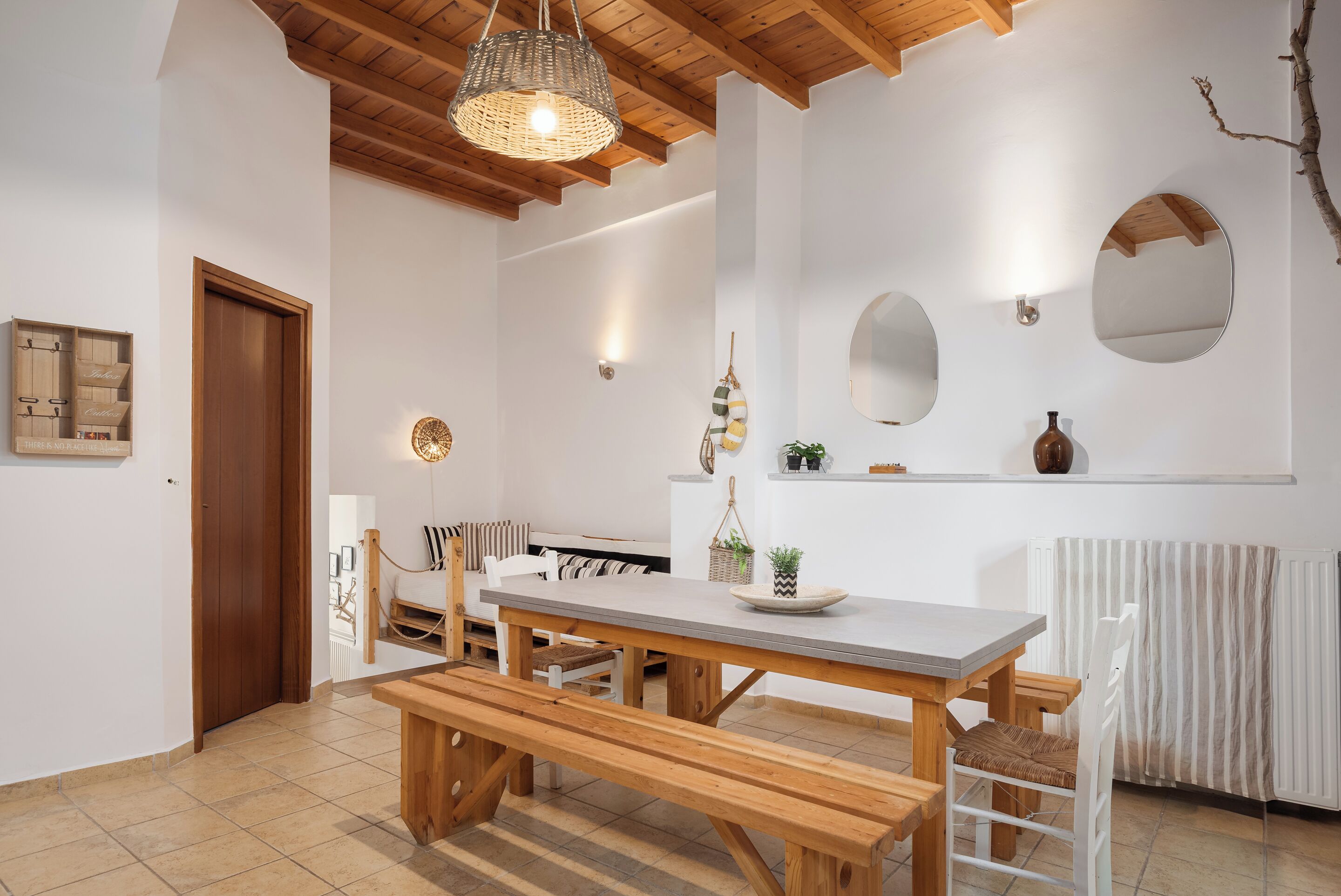 Deluxe Villa, Balcony, Sea View | In-room dining