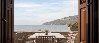 Aura Seafront Villa