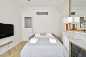 1 slaapkamer, een strijkplank/strijkijzer, wifi, beddengoed