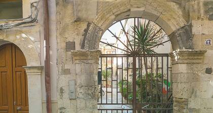 Dione Design Triple Stay