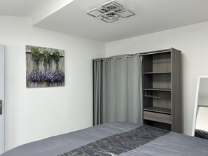 1 bedroom, iron/ironing board, WiFi, bed sheets