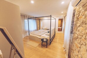 4 chambres, fer et planche à repasser, lit parapluie, Wi-Fi gratuit