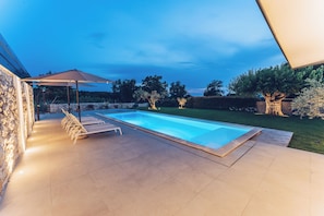 Piscine extérieure, piscine chauffée