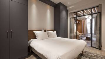 1 slaapkamer, een bureau, een strijkplank/strijkijzer, wifi