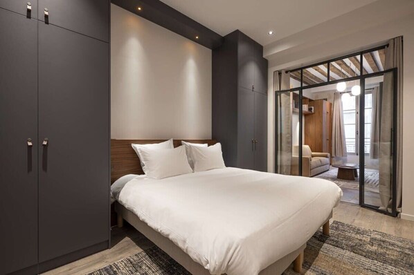 1 bedroom, desk, iron/ironing board, WiFi