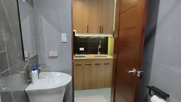 Shower, bidet, towels, soap