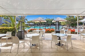 Outdoor dining - The Sand Resort Kingscliff - 1 BR Spa Suite - 6212 (Tweed)