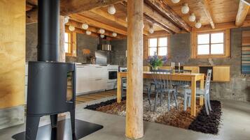 Villa Lofoten - The Saltery | Private kitchen | Coffee/tea maker, electric kettle, cookware/dishes/utensils