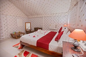 Minibar, bàn, phòng cách âm, truy cập Internet không dây miễn phí 