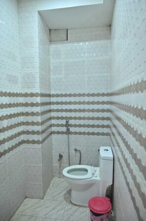 Bathroom - Banarasi Kothi (Varanasi)