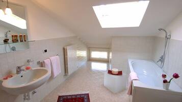 Chambre Double Confort | Salle de bain