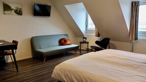 1 slaapkamer, een bureau, wifi