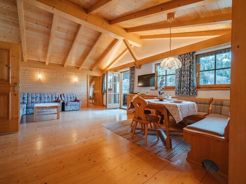 Joli appartement dans une maison de vacances pour 3 personnes avec TV et balcon