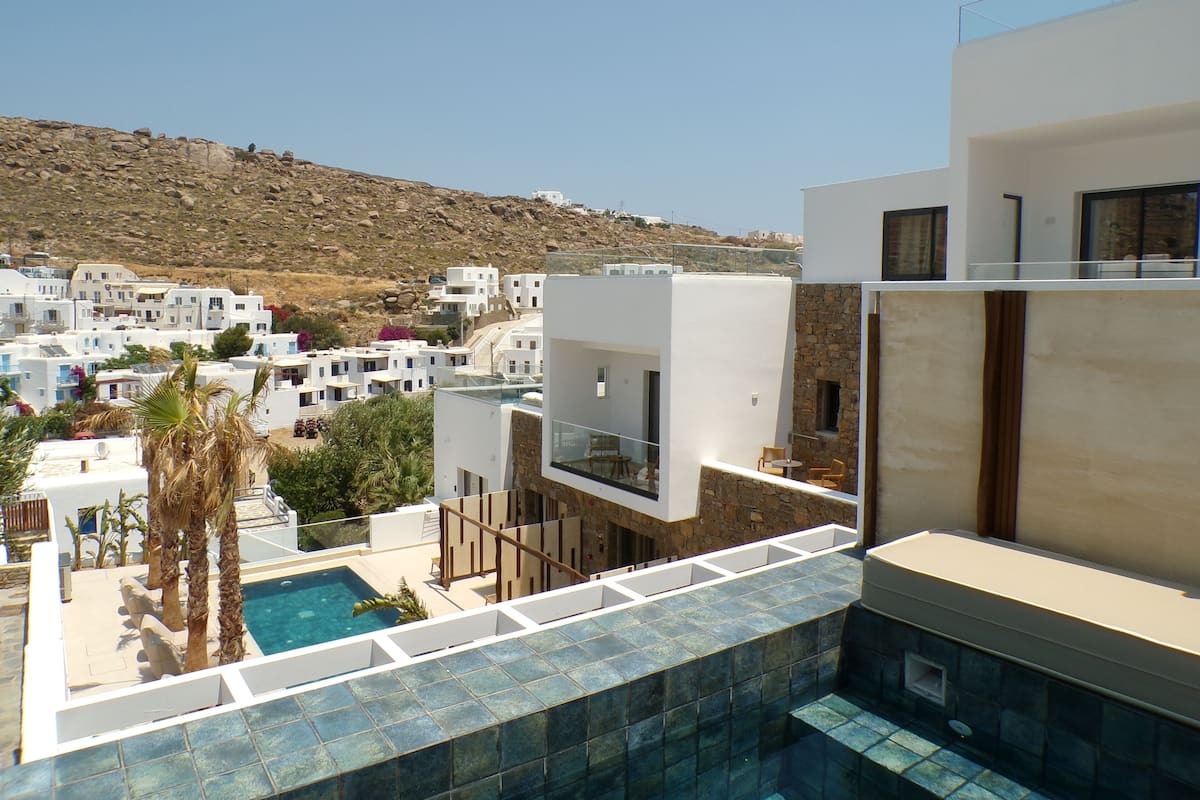 Premium Two Bedroom Apartment With Private Jacuzzi | 1 svefnherbergi, rúmföt úr egypskri bómull, rúmföt af bestu gerð