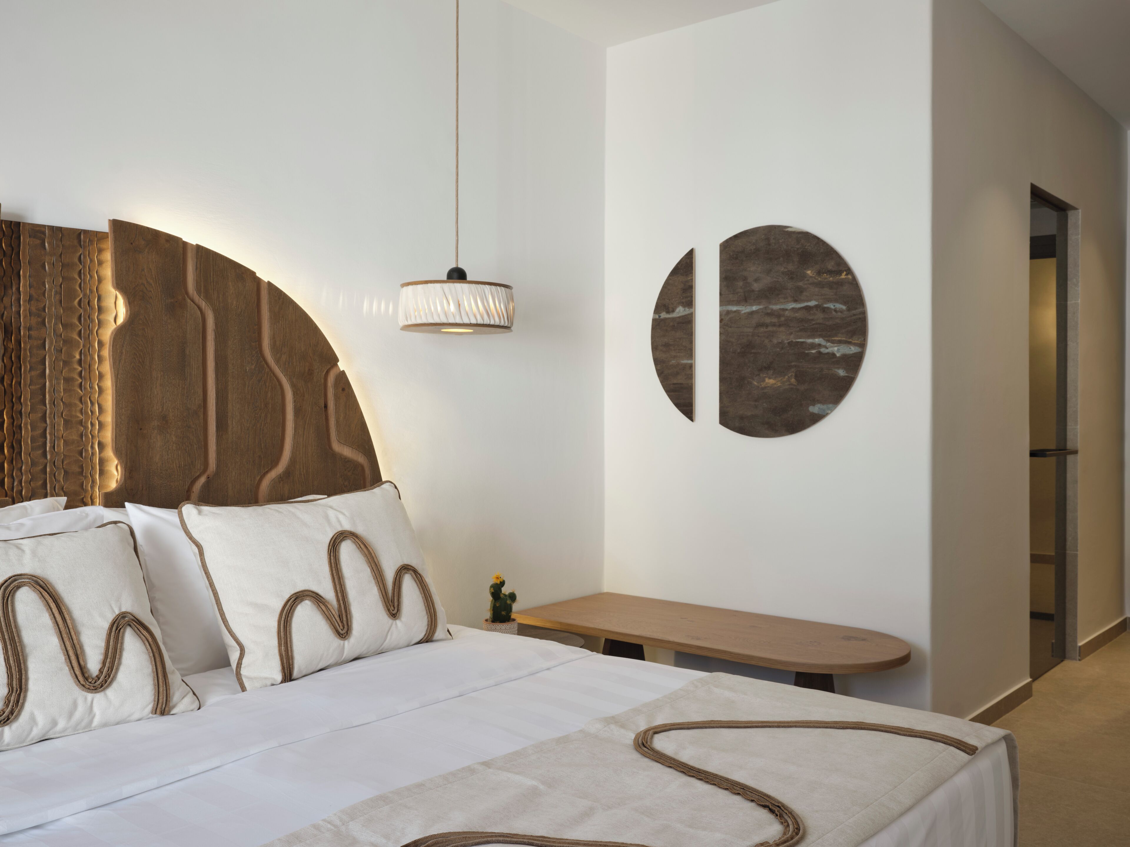 Deluxe Double Room With Pool View | Sábanas de algodón egipcio, ropa de cama de alta calidad, caja fuerte