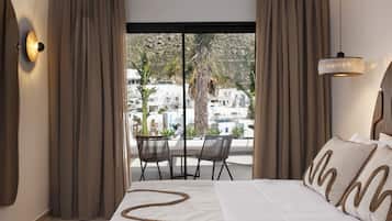 Deluxe Double Room With Pool View | Vista balcone