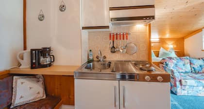 Agréable appartement dans une maison de vacances pour 2 personnes avec animaux admis et parking