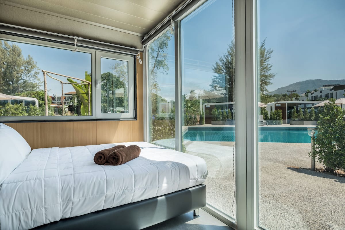 1 bedroom, blackout curtains, iron/ironing board, free WiFi
