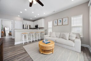 TV - Sea Cloud - Across From Ocean - Pet Friendly (Myrtle Beach)