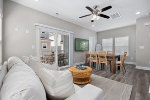 TV - Sea Cloud - Across From Ocean - Pet Friendly (Myrtle Beach)