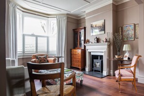 Apartment (4 Bedrooms) | Wohnbereich