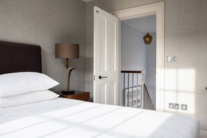 アパートメント (3 Bedrooms) | 3 室のベッドルーム、アイロン / アイロン台、ベビーベッド、ベッドシーツ