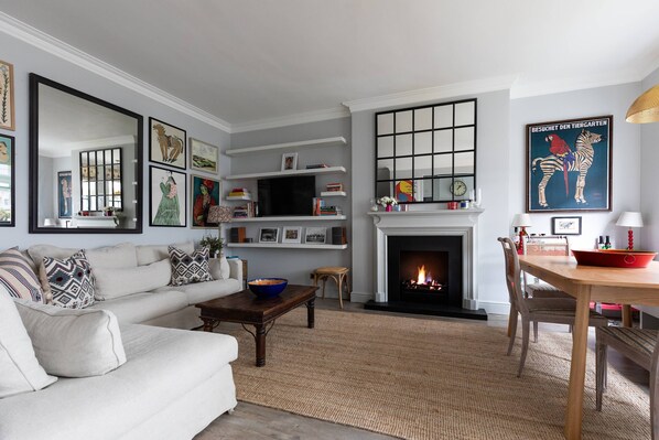 Apartment (3 Bedrooms) | Living area - William Mews by Onefinestay (London)