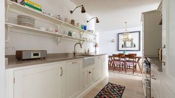 Apartment (2 Bedrooms) | Private kitchen | Oven, dishwasher, electric kettle