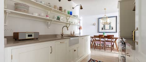 Apartment (2 Bedrooms) | Private kitchen | Oven, dishwasher, electric kettle