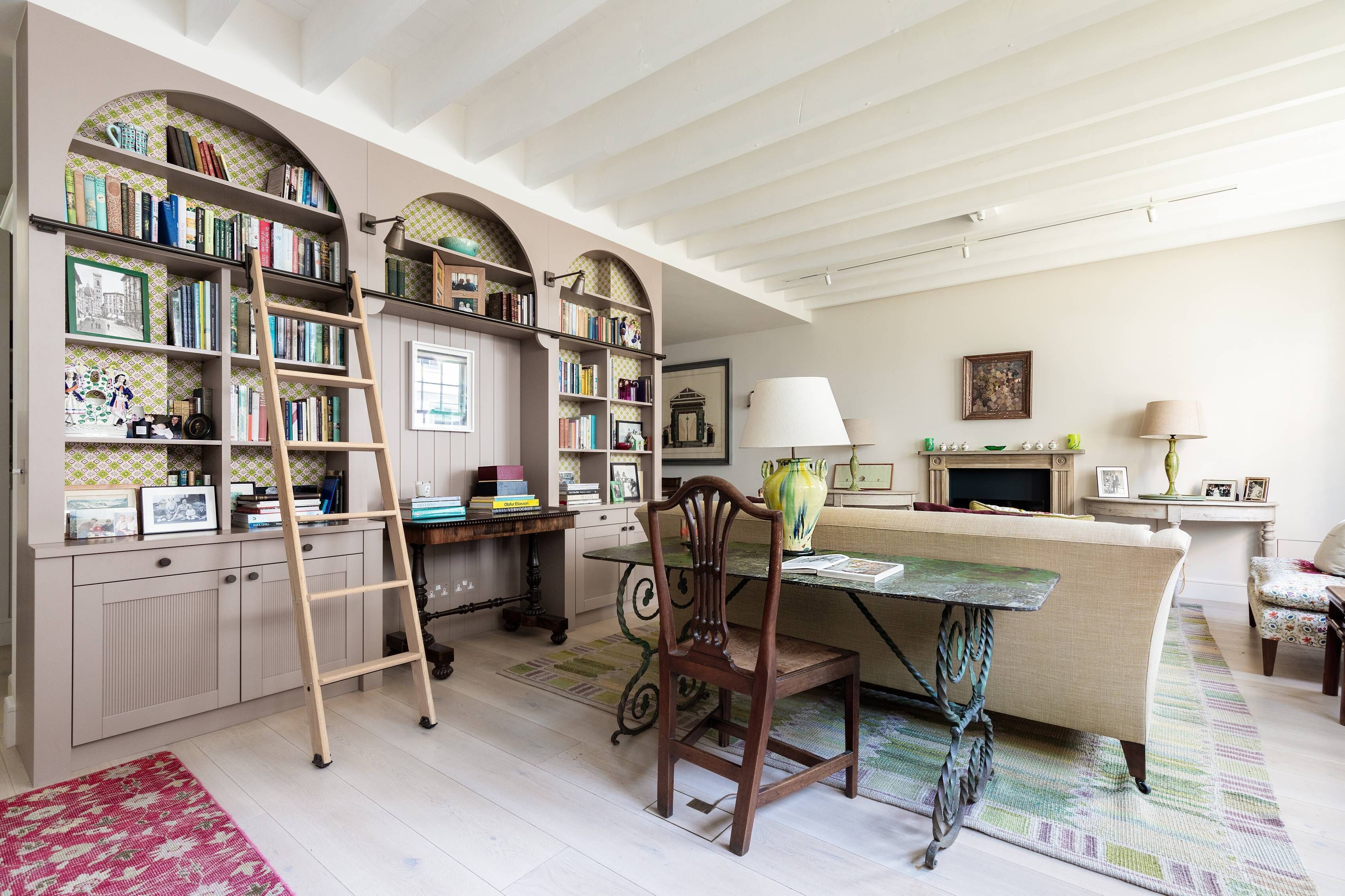 Apartment (2 Bedrooms) | Living area