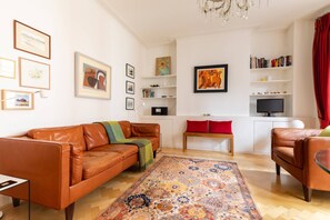 Leilighet (2 Bedrooms) | Oppholdsområde | TV