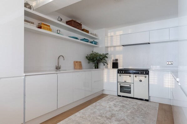 Lägenhet (3 Bedrooms) | Eget kök | Ugn, diskmaskin och vattenkokare