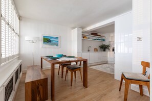 Apartment (3 Bedrooms) | Dining room - Canning Place Mews by Onefinestay (London)