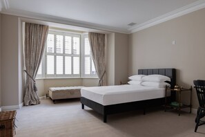 Apartment (6 Bedrooms) | 6 bedrooms, iron/ironing board, cribs/infant beds, bed sheets